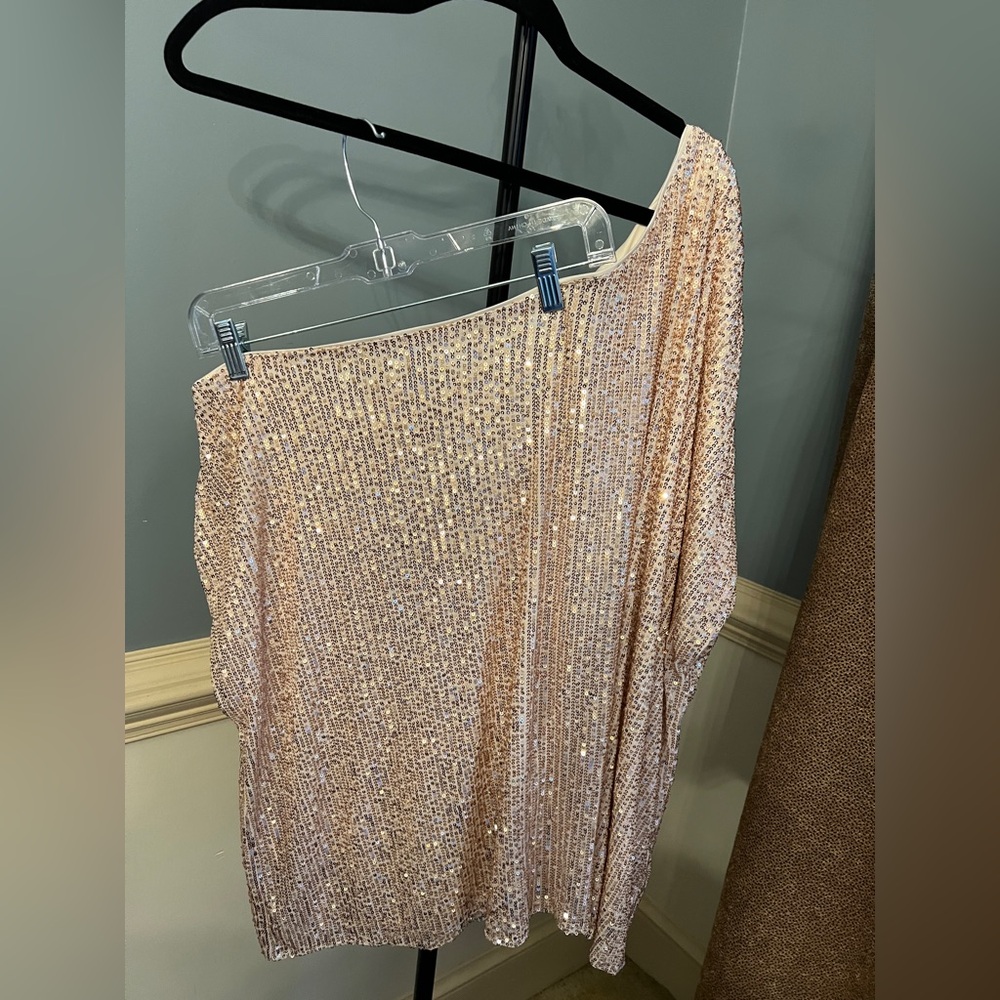 Torrid Gold Sequin Off-Shoulder‎ Blouse size 3 woman’s plus new years - Picture 2 of 3
